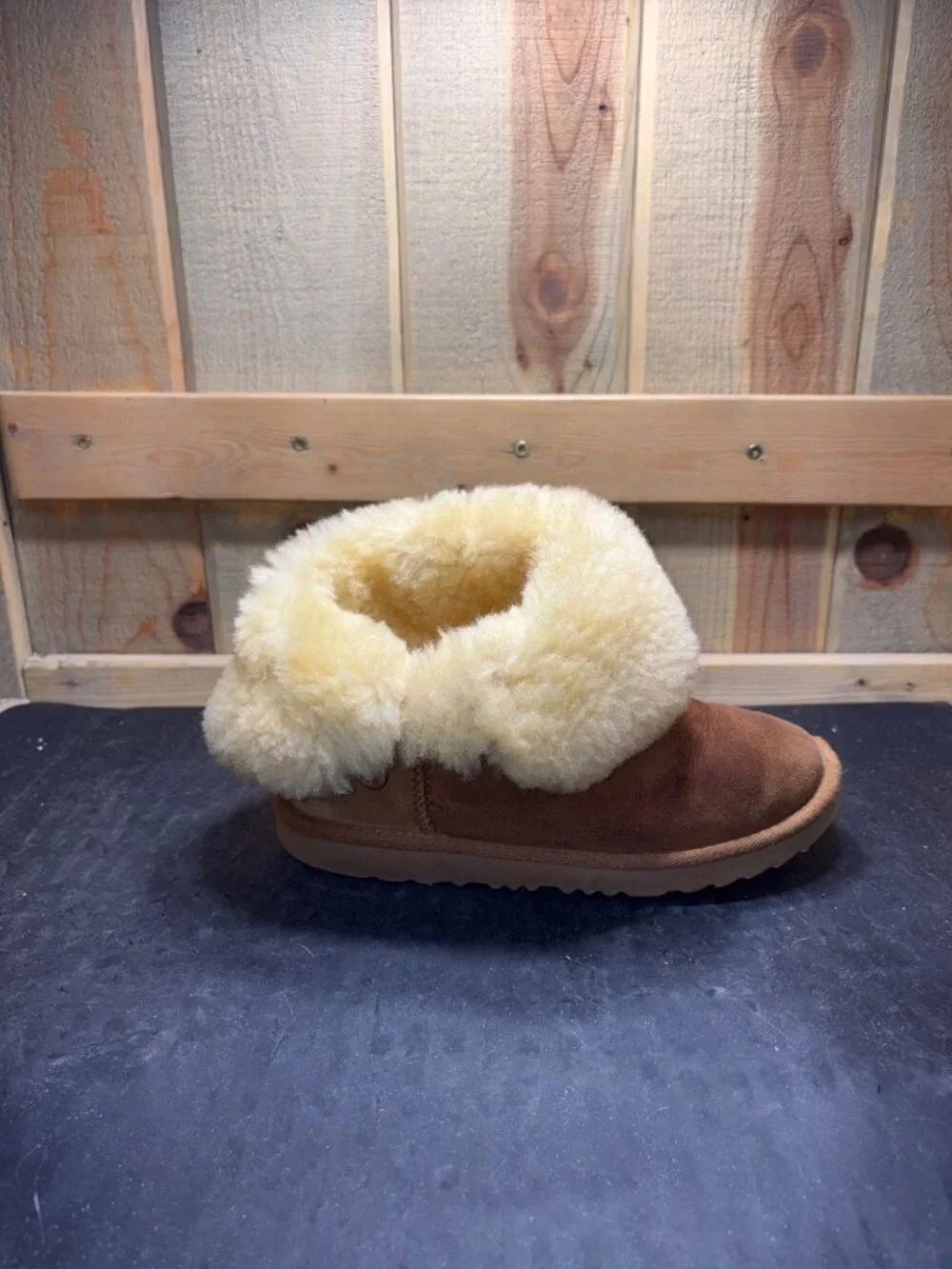 UGG Girls 1017400K Classic Boots Size US 4 UK 3 EU 34 Brown Suede Shearling